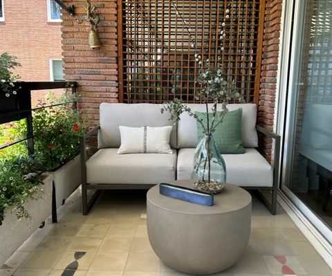 Terraza urbana cubierta