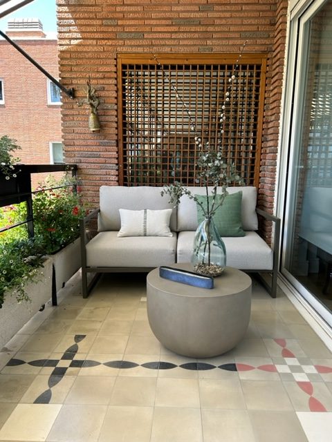 Terraza urbana cubierta